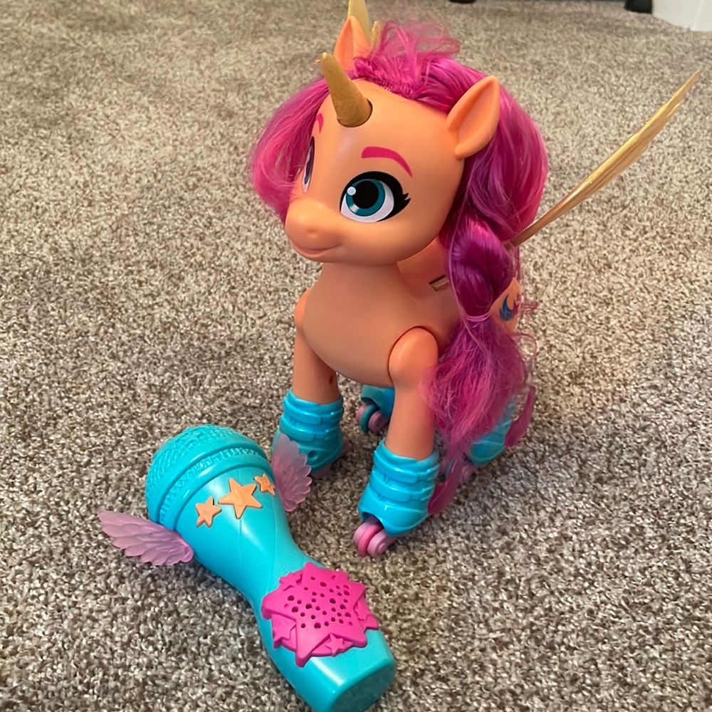 My Little Pony Skate and Sing
